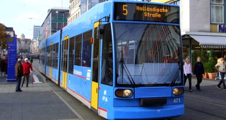 Almanya'da Tramvayla İşe Giden Türk Kadın Saldırıya Uğradı