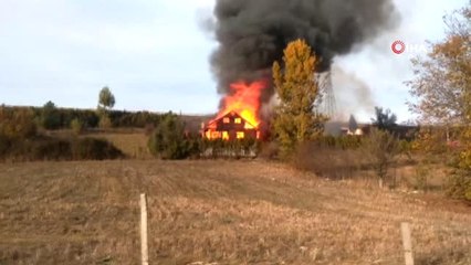 2 Katlı Ev Alevlere Teslim Oldu, Anne Gözyaşlarına Boğuldu: "Nereden Gittim Ben Ormana, Gidemez...