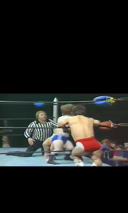 little boys boxing FIGHTING VERY FUNNY