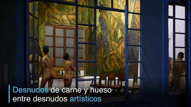 Desnudos entre desnudos