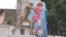 Realizan estatua y mural de Maradona a pocos metros de donde debutó