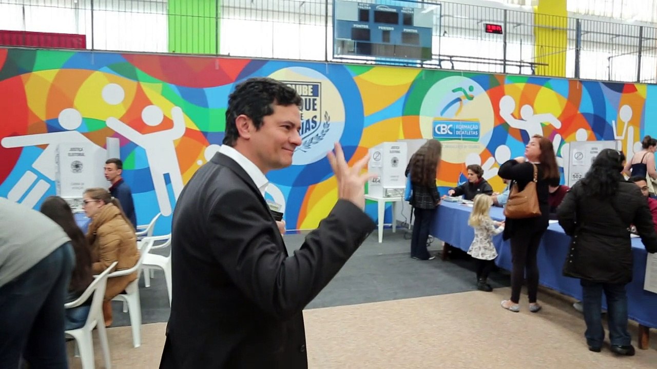 Moro em reflexão