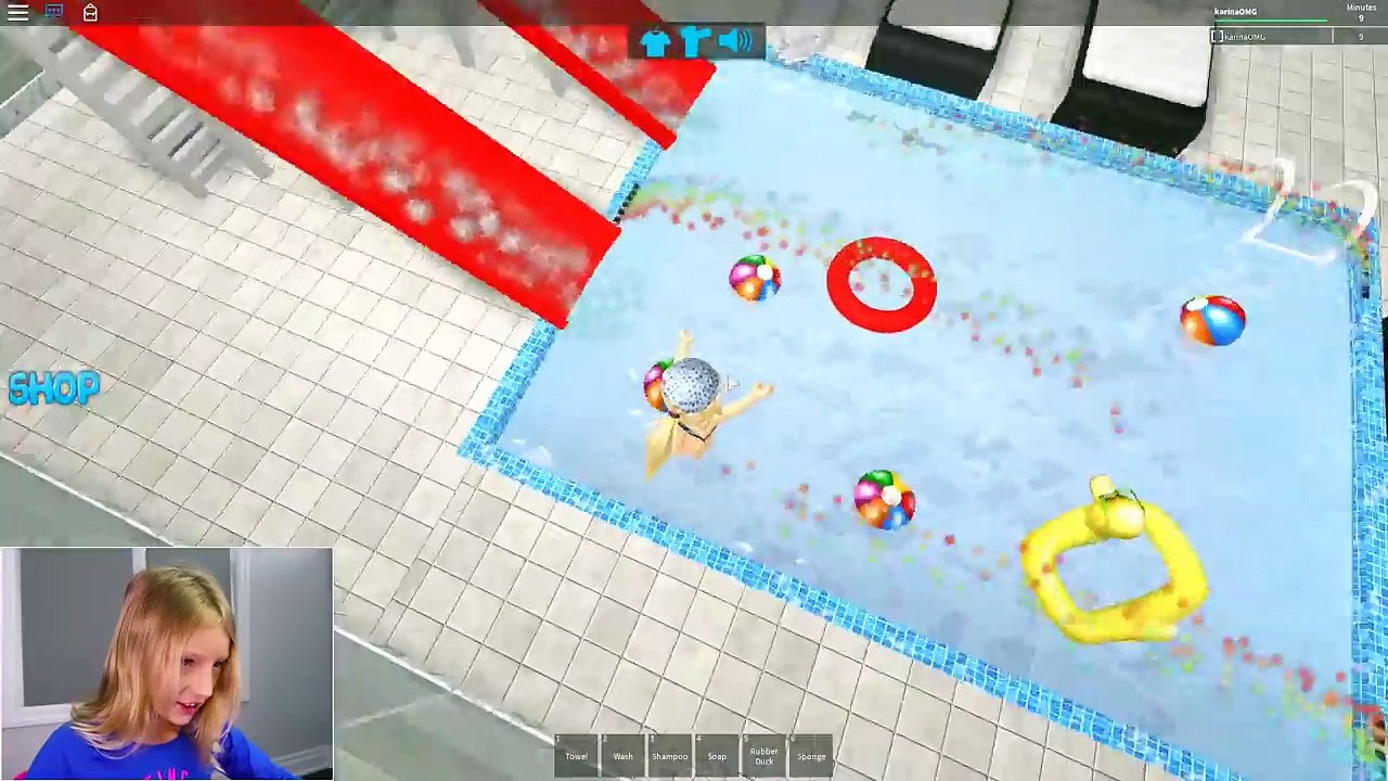 Going Down the Waterslide   Roblox Shower Simulator (2)