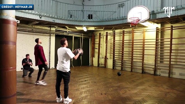 Neymar enchaîne les paniers avec Stephen Curry