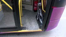 İstanbul- Trafikte Yol Verme Kavgası; Kaskıyla Otobüsün Camlarını Kırdı