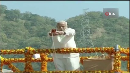 - Modi, Dünyanın En Uzun Heykelini Açtı