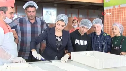 Romanyalı Öğrenciler Afyon Lokumu Yaptı