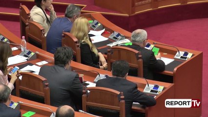 Report TV - Udhëzuesi i ashpër/ Si duhet të vishen deputetët, ndalohen atletet e minifundi