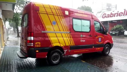 Idosa é atendida pelo Siate após sofrer queda