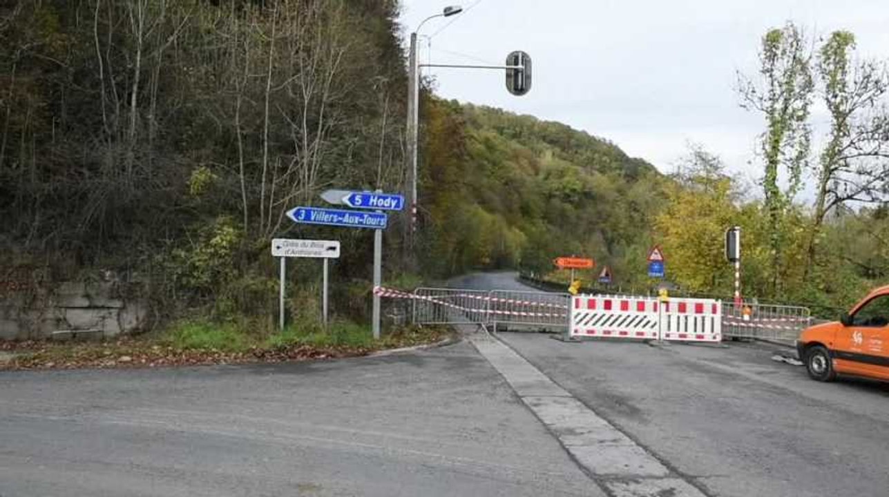 Esneux : un rocher dévalle la pente. N633 fermée