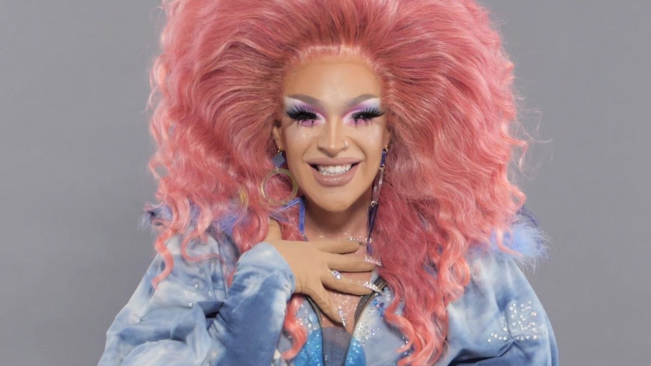 Cosmo Queens: Ariel Versace