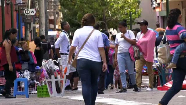 Caravan of Honduran migrants includes more women than men | DW English