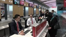 İstanbul- Yolcular İlk Dış Hat Seferi İçin İstanbul Havalimanı'na Geldiler