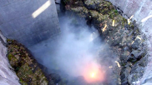 DSC_6739 Saint-Ours-les-Roches 63, parc Vulcania, volcan factice CLIP