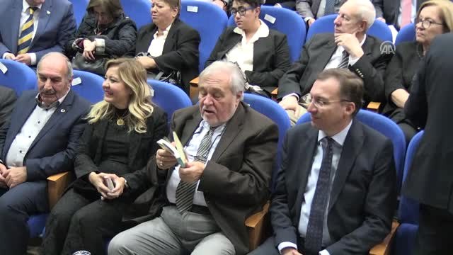 9. Cumhurbaşkanı Süleyman Demirel ve Demokrasi Konferansı