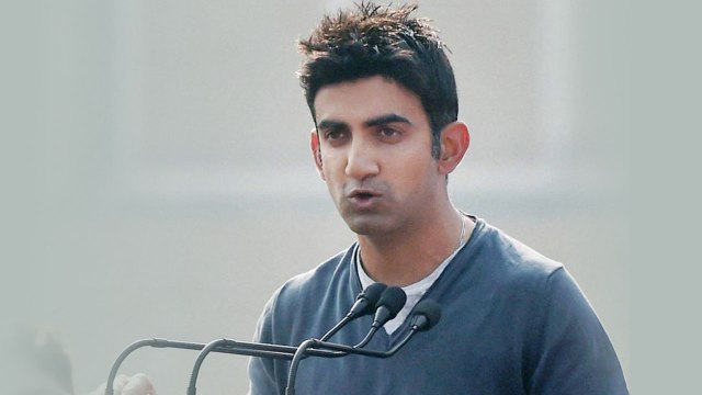 Gautam Gambhir ने Delhi Pollution पर Kejriwal को घेरा, Tweet कर मजाक उड़ाया | वनइंडिया हिंदी