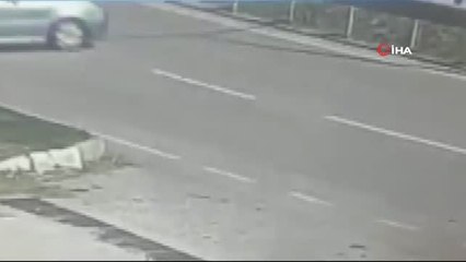 Kör Noktaya Denk Gelen Araç Metrelerce Böyle Sürüklendi