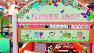 Vlad Pretend play Flower shop Surprise for mom