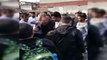 Arnavutköy’de öğrencileri taciz ettiği iddia edilen kişiye meydan dayağı