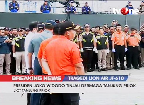 Jokowi Kunjungi Posko Terpadu Lion Air JT-610