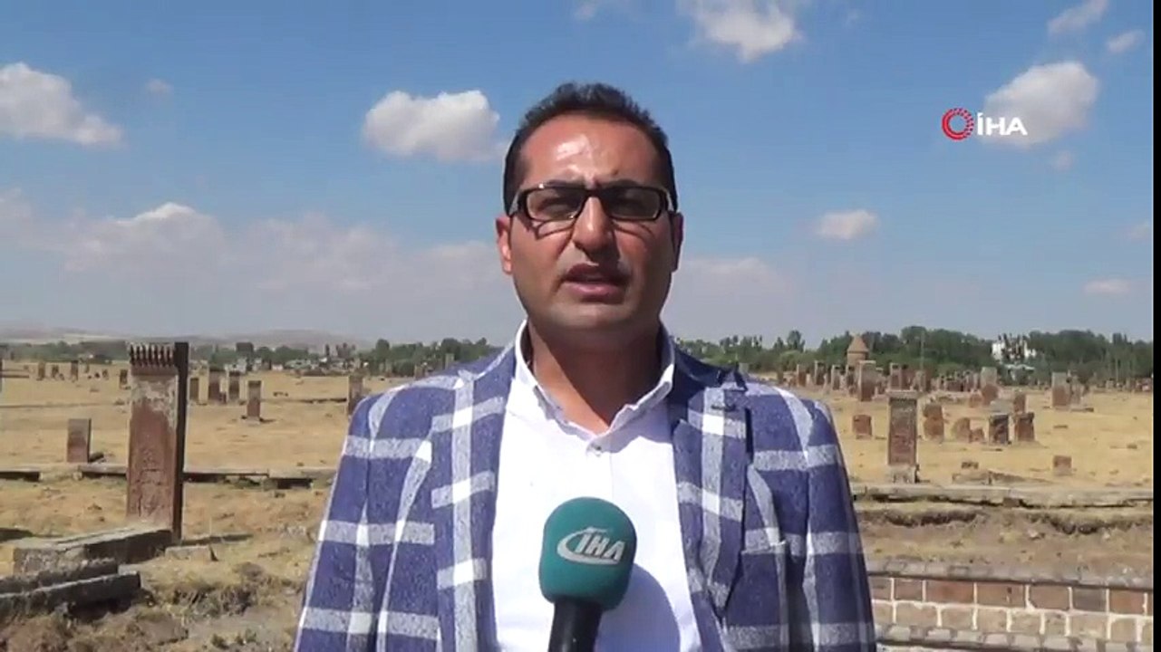 Ahlat'ta Bulunan Selçuklu Mezar Taşları Birer Sanat Eseri