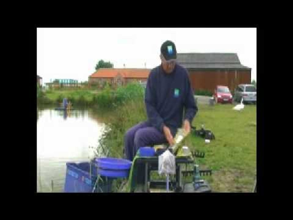 How to prepare your pellets when fishing for match carp.wmv