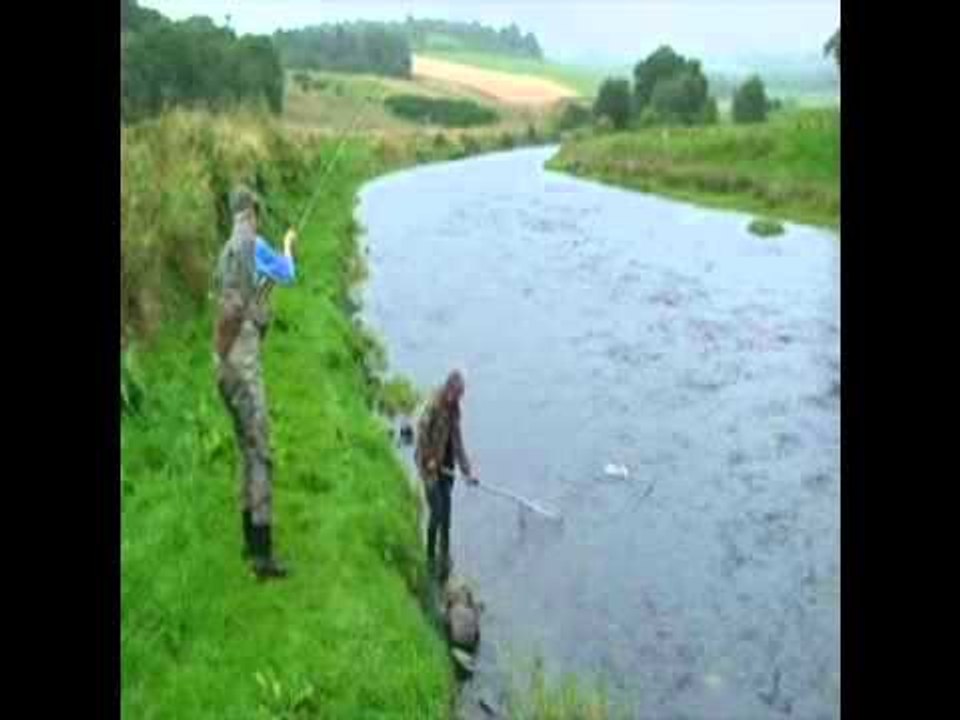 Robert Rattray cacthes 18lb Deveron salmon