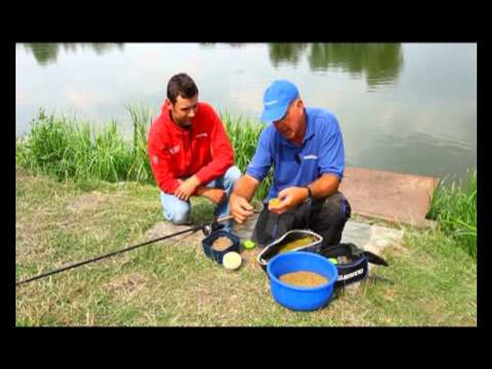 Alan Scotthorne fishing for carp with the Drennan Method feeders