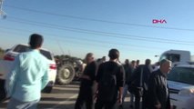 Kilis'te, Traktör ile Otomobilin Çarpışması Sonucu 3 Kişi Yaralandı.