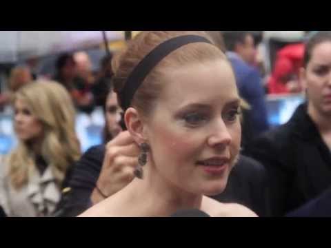 Amy Adams on kissing Henry Cavill at the Man of Steel Premiere