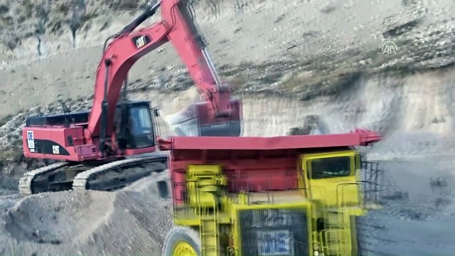 Meme kanserine 'pembe iş makineleri' ile dikkati çektiler - SİVAS