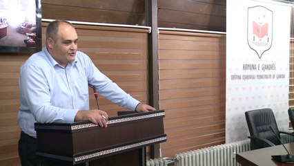 Ferdinand Kolaj raporton për ndarjen e granteve