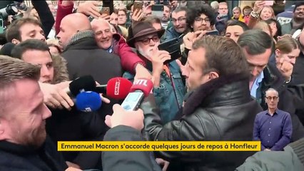 "Tout va bien, rassurez-vous", répond Emmanuel Macron, interrogé sur un éventuel coup de fatigue