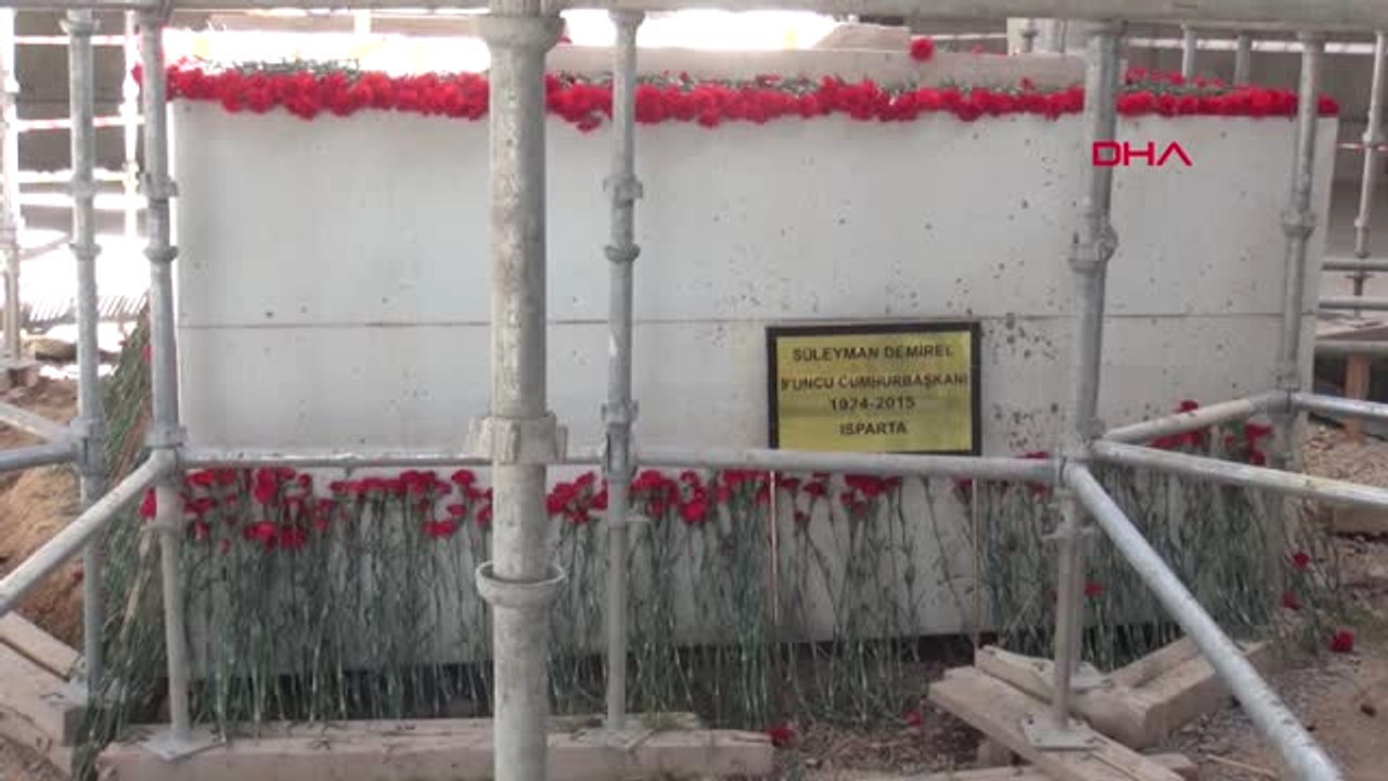 Isparta Süleyman Demirel, Doğum Gününde Mezarı Başında Anıldı-1