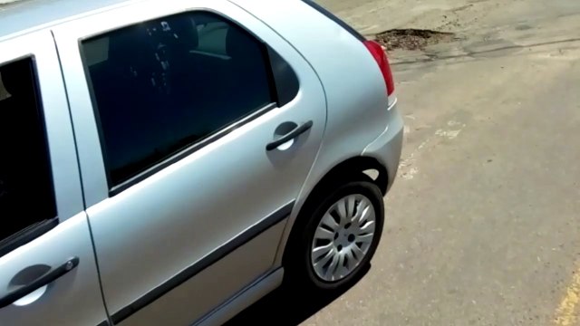 Buracos tomam via de acesso ao Presidente