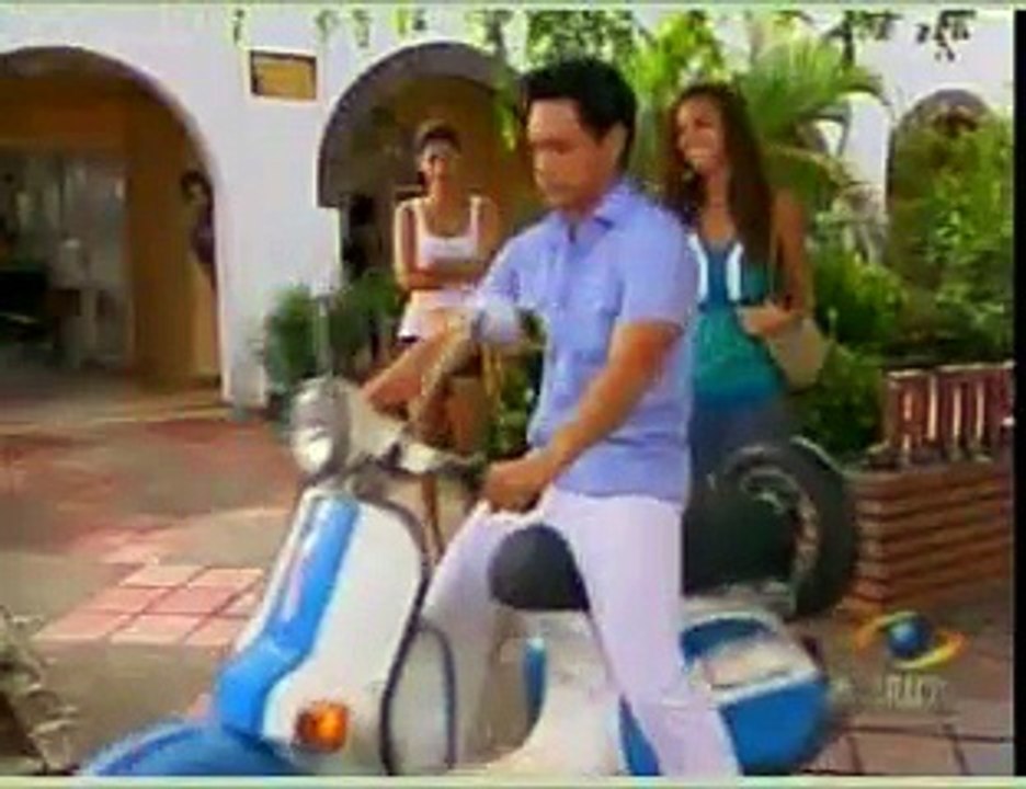 OYE BONITA cap  32 (Oswaldo Tapia)