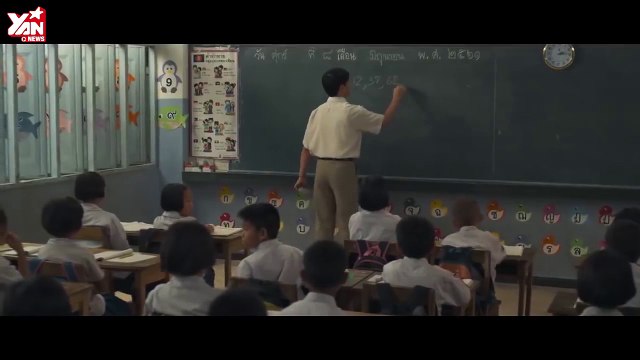 Câu chuyện thầy giáo đưa mẹ già bị Alzheimer tới lớp khiến CĐM không cầm được nước mắt