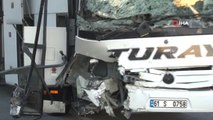 Sivas'ta Yolcu Otobüsü ile Hafif Ticari Araç Çarpıştı: 2 Ölü, 4 Yaralı