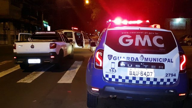 Motorista embriagado bate em viatura da Guarda Municipal