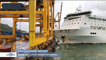 Regardez les impressionnantes images d'un accident dans un port de Barcelone où tout tourne au drame - Vidéo