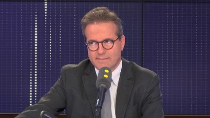 Maternité : "Le destin des femmes est d'accoucher dans des systèmes de plus en plus surs quitte à devoir franchir une petite distance", estime Martin Hirsch