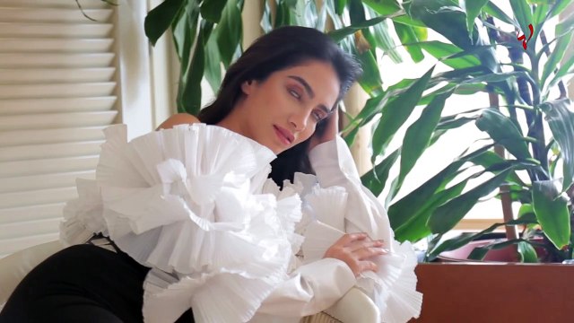 جيسيكا قهواتي كما لم تروها من قبل: عفوية في كواليس جلسة تصوير غلاف لها