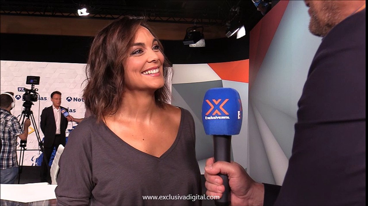 Monica Carrillo: "Intento hacer la competencia a Matias Prats con sus chistes pero me gana siempre"