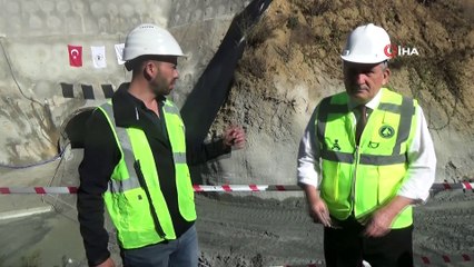 Bolu’da, 3 bin 674 metrelik Karadere Tüneli tamamlandı