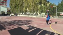 Nevşehir'de Öğrenciler Plaj Futbolu ve Plaj Voleybolu Oynuyor