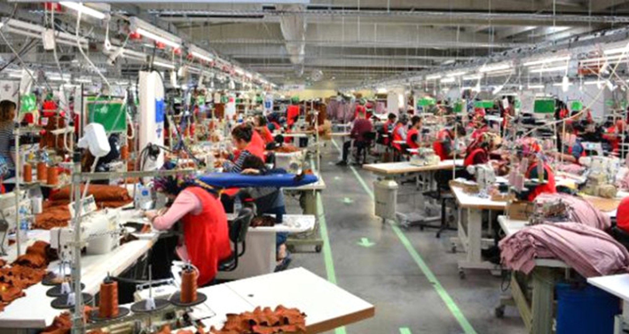 Tokat'ta Tekstil Fabrikası, Ülke Genelinde Yaşanan Fiyat Artışları  Nedeniyle Çalışanlarına Yüzde 10 Zam Yaptı - Dailymotion Video