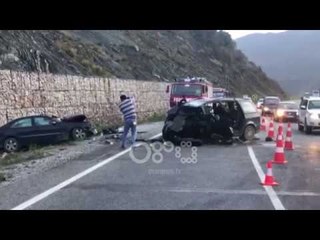 Download Video: Ora News - Aksident i rëndë në Rrugën e Kombit, 2 të vdekur e 3 të plagosur