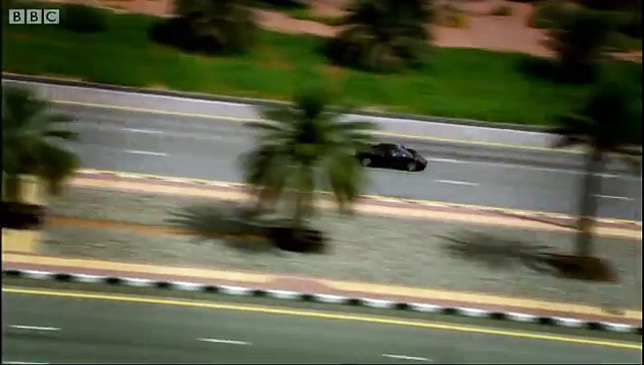 Bugatti Veyron vs McLaren F1 - Top Gear - BBC ( 360 X 634 )
