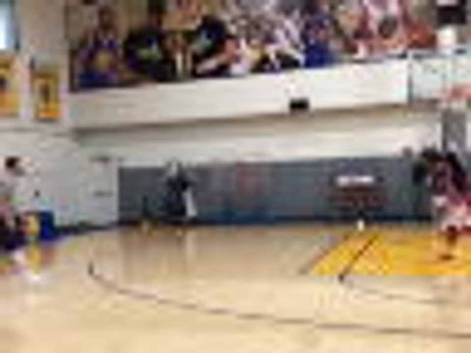 Steph Curry impresses in practice with the Harlem Globetrotters