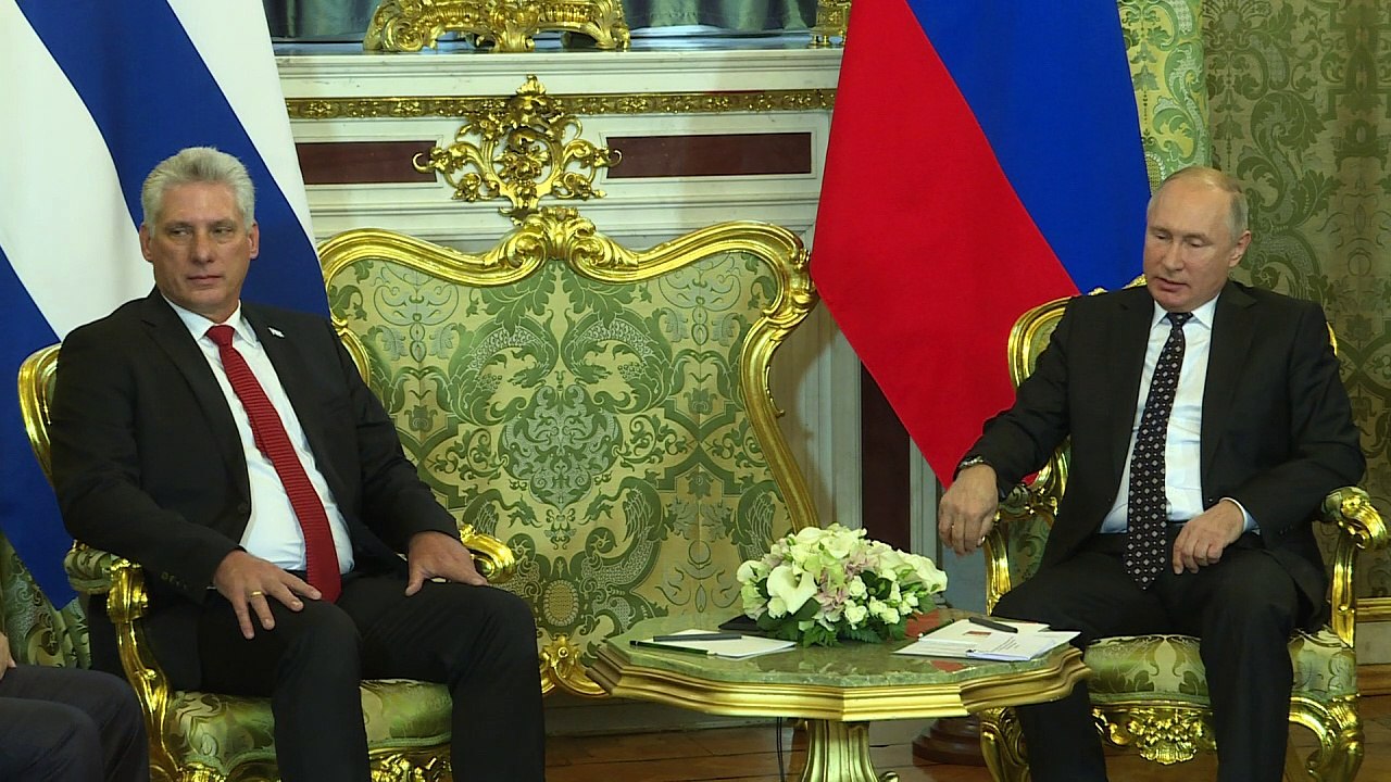 Díaz-Canel se reúne com Putin em primeira visita a Moscou